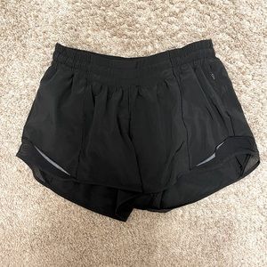 Lululemon hottie hot shorts 8 tall black